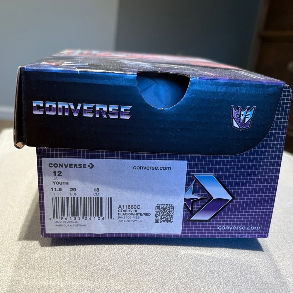 Converse Youth Shoe Box in Black and Purple! Brand new! Original box